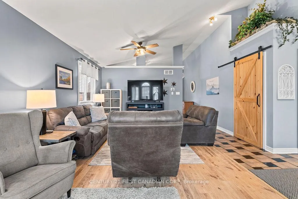 Photo 5 of 17 Cottonwood Drive, St. Thomas — HOMEH