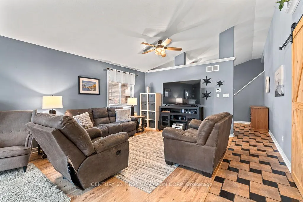 Photo 6 of 17 Cottonwood Drive, St. Thomas — HOMEH