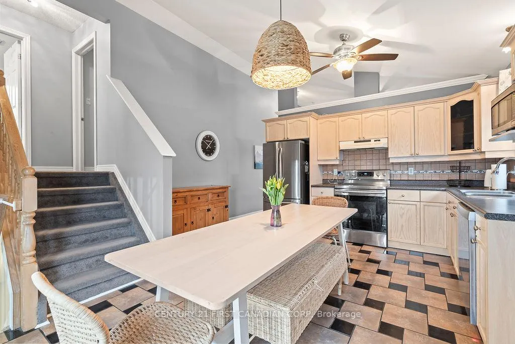 Photo 13 of 17 Cottonwood Drive, St. Thomas — HOMEH