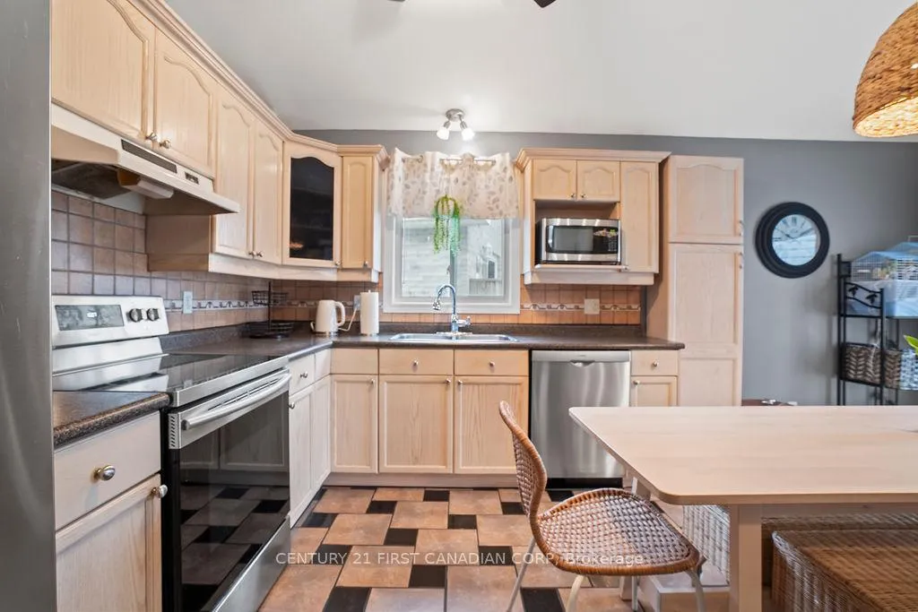 Photo 16 of 17 Cottonwood Drive, St. Thomas — HOMEH