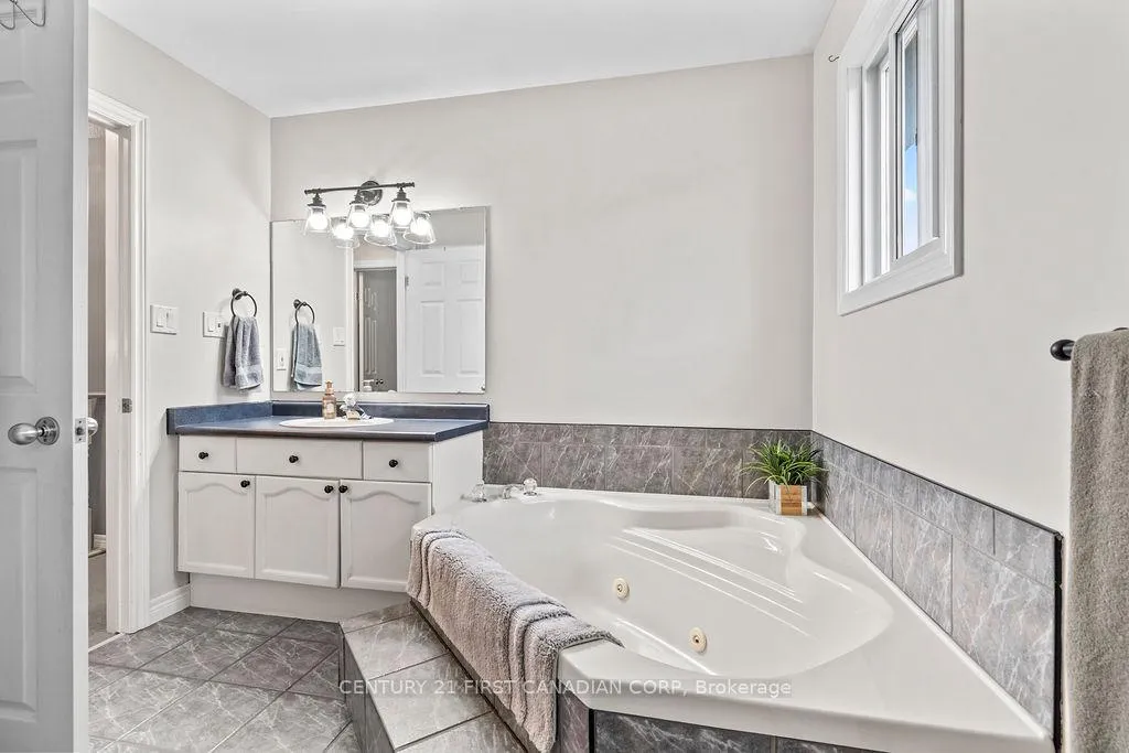 Photo 25 of 17 Cottonwood Drive, St. Thomas — HOMEH