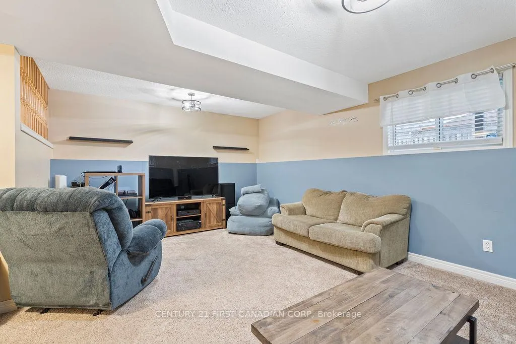 Photo 31 of 17 Cottonwood Drive, St. Thomas — HOMEH