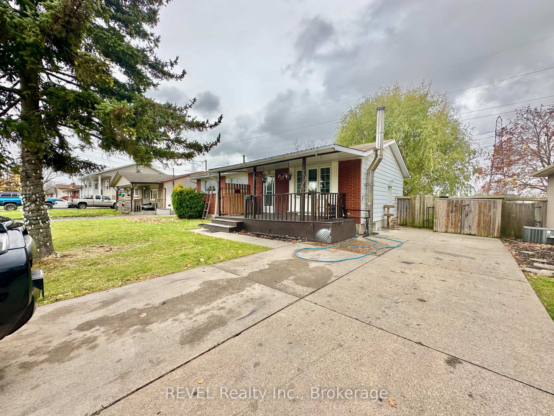 Front of 33 Deerfield Parkway