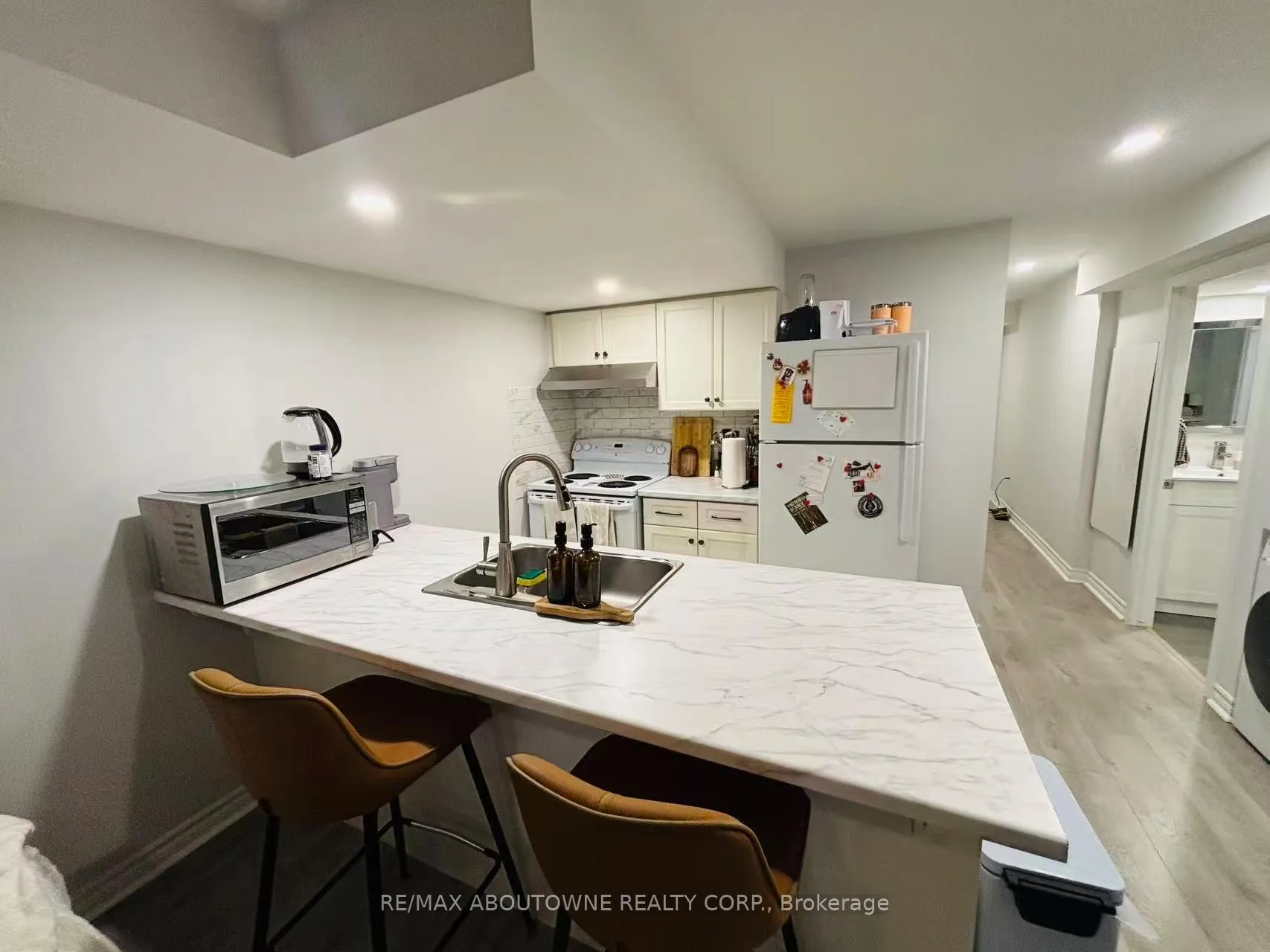 Photo 4 of Unit Basement, 84 Doyle Drive, Guelph, Clairfields/Hanlon Business Park — HOMEH