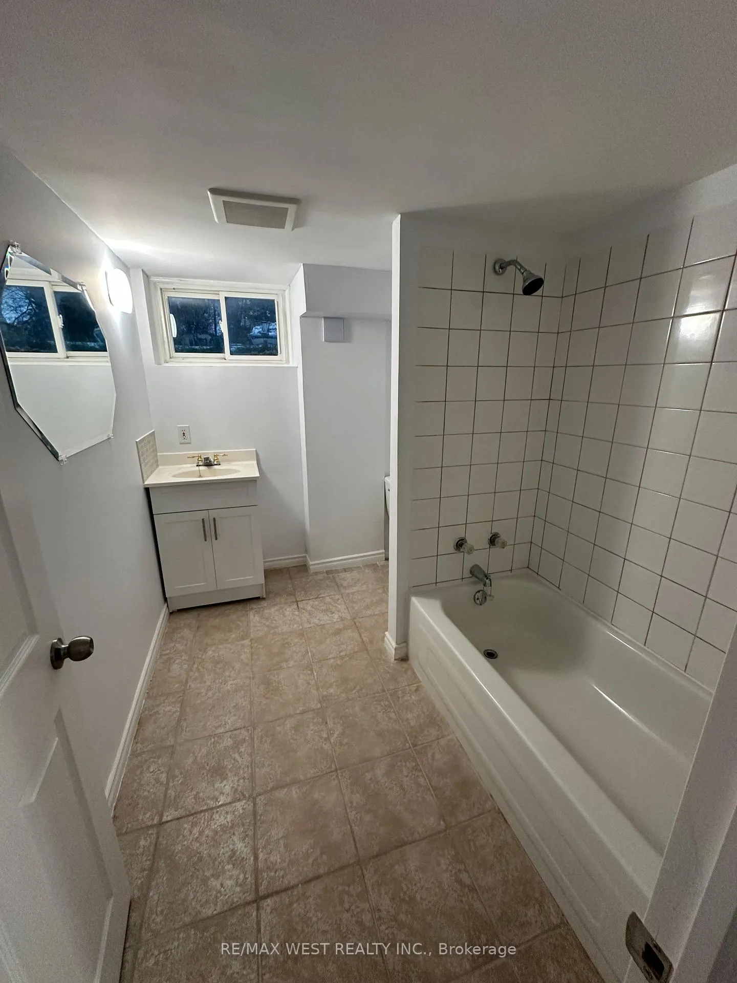 Photo 13 of Unit Basement, 6398 Kingston Road, Scarborough, Highland Creek — HOMEH