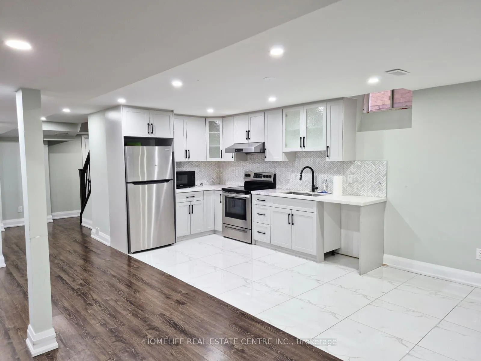 Photo 2 of 12 Junetown Circle, Brampton, Credit Valley — HOMEH