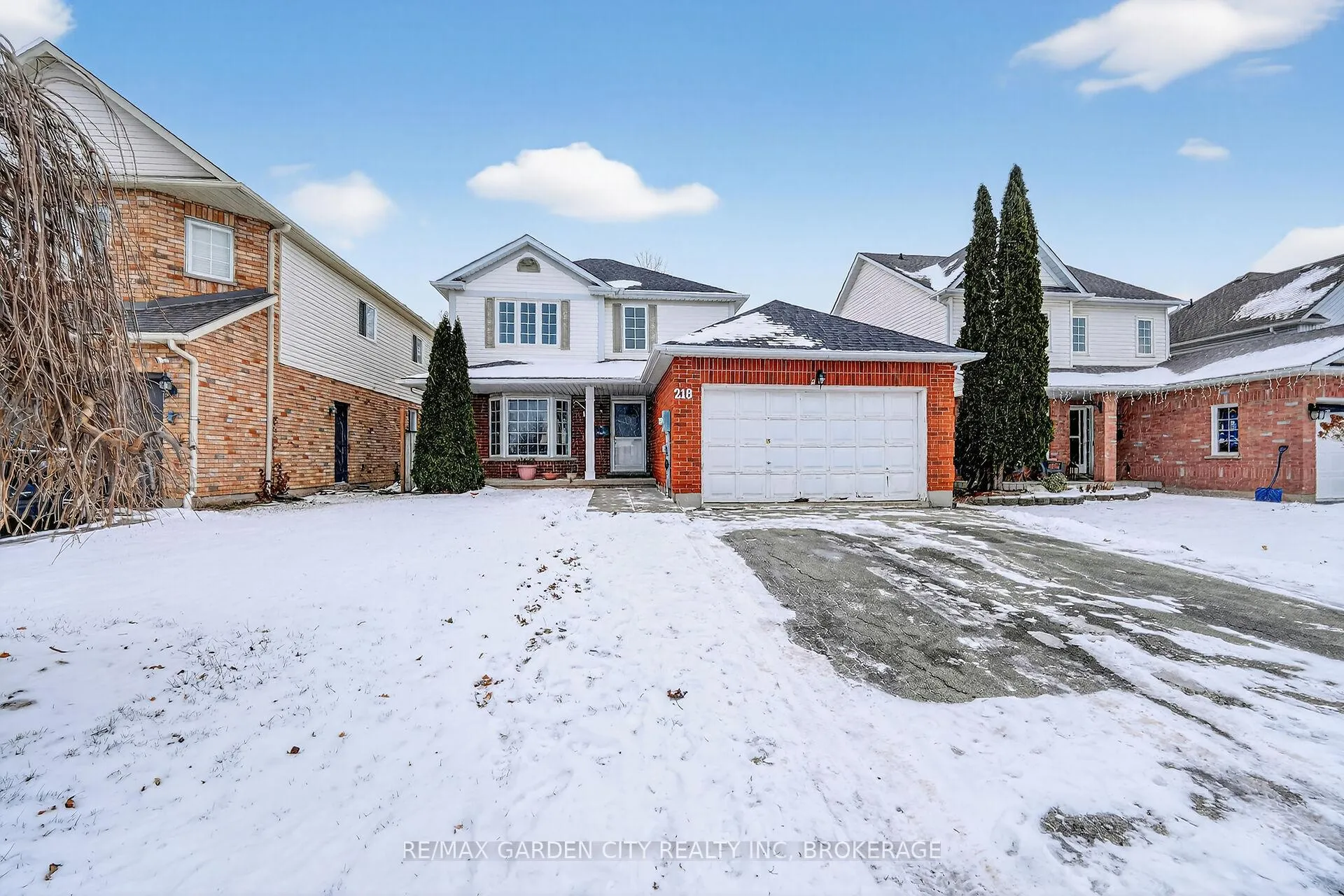 Photo 2 of 218 Confederation Avenue, Thorold, Confederation Heights — HOMEH