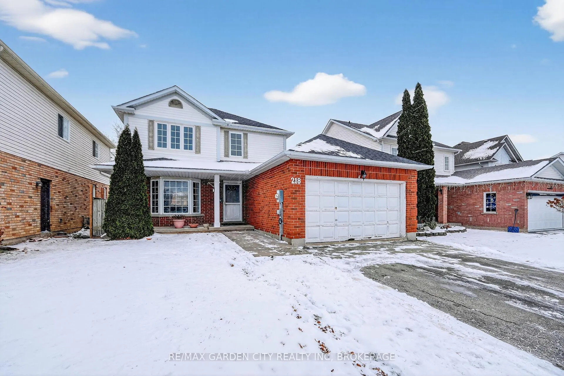 Photo 3 of 218 Confederation Avenue, Thorold, Confederation Heights — HOMEH