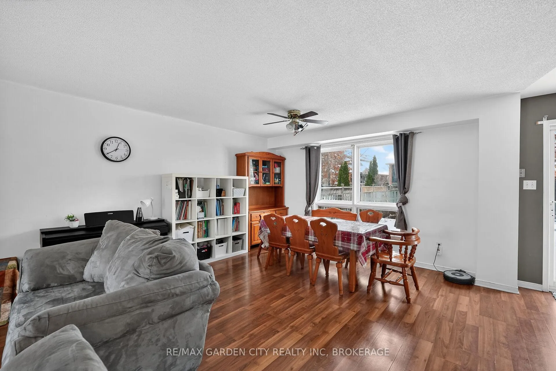 Photo 8 of 218 Confederation Avenue, Thorold, Confederation Heights — HOMEH