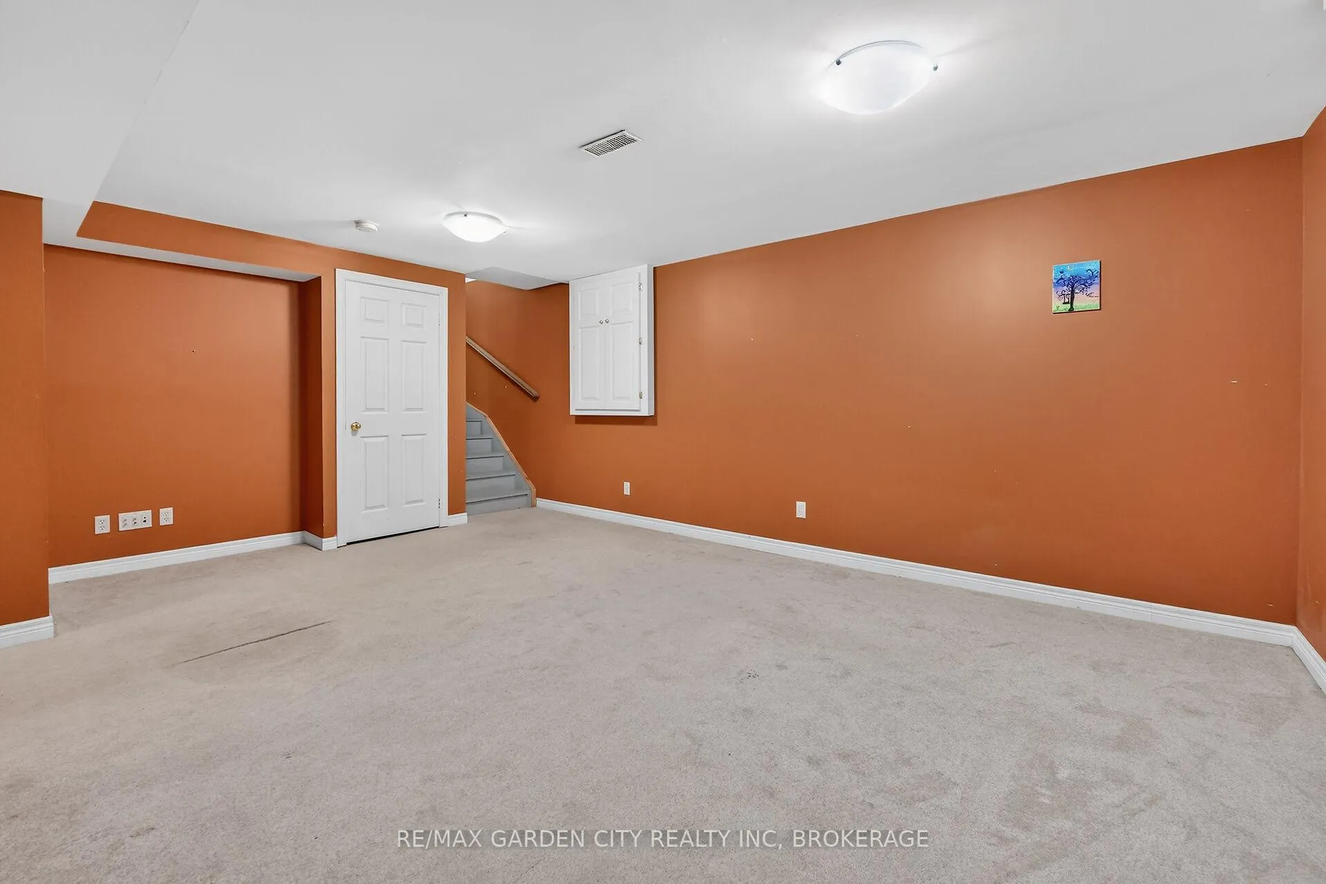 Photo 24 of 218 Confederation Avenue, Thorold, Confederation Heights — HOMEH