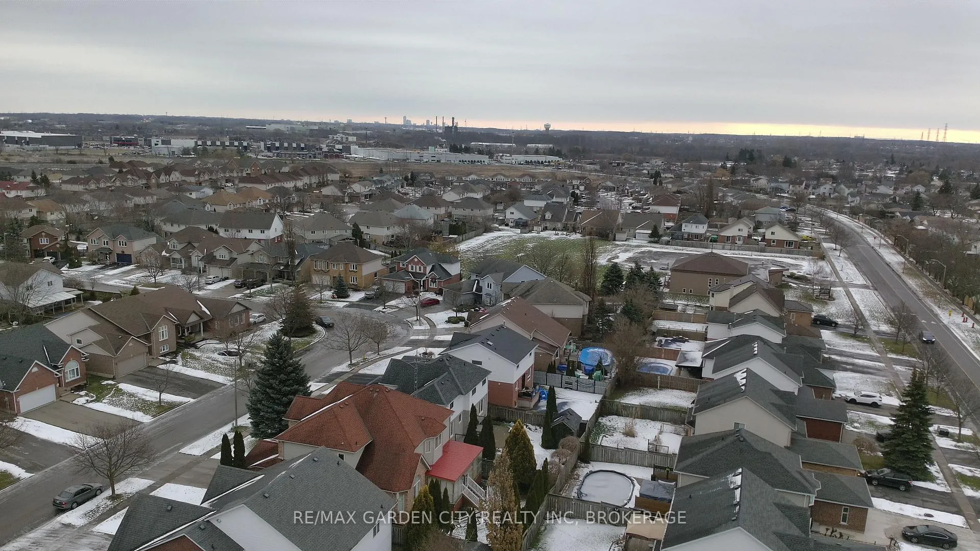 Photo 41 of 218 Confederation Avenue, Thorold, Confederation Heights — HOMEH
