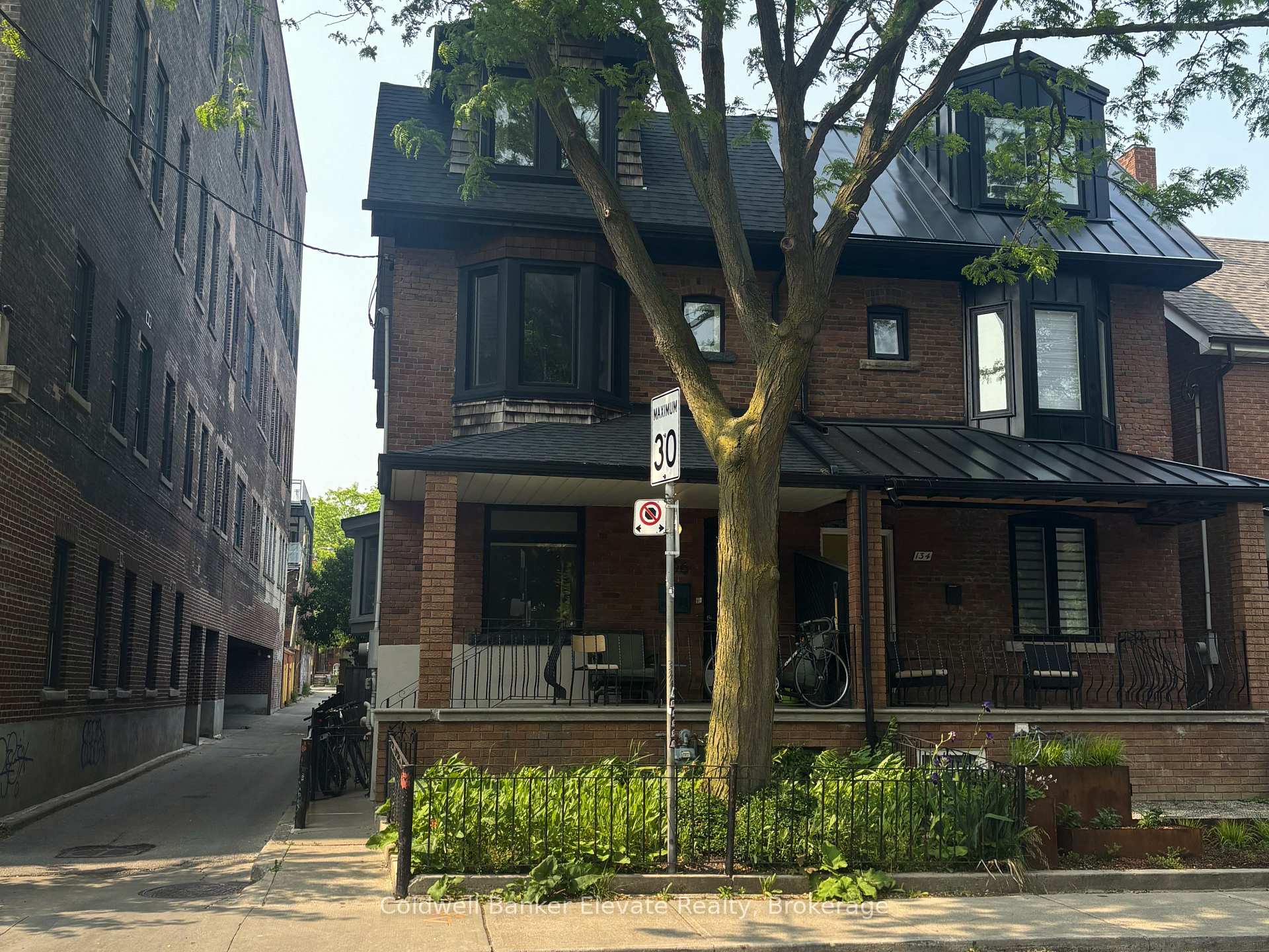 Photo 1 of Unit 4, 136 Argyle Street, Toronto, Trinity-Bellwoods — HOMEH