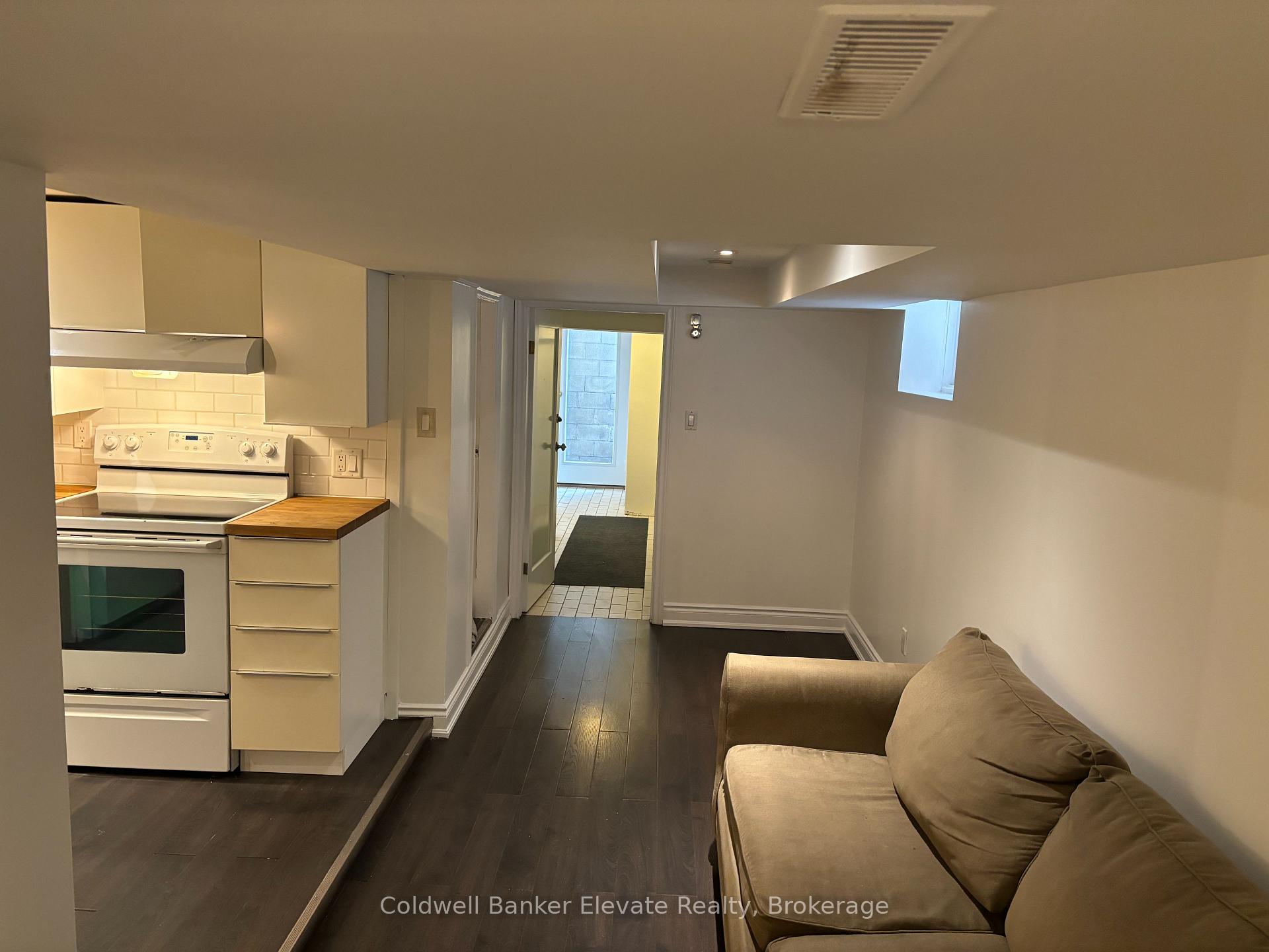Photo 5 of Unit 4, 136 Argyle Street, Toronto, Trinity-Bellwoods — HOMEH