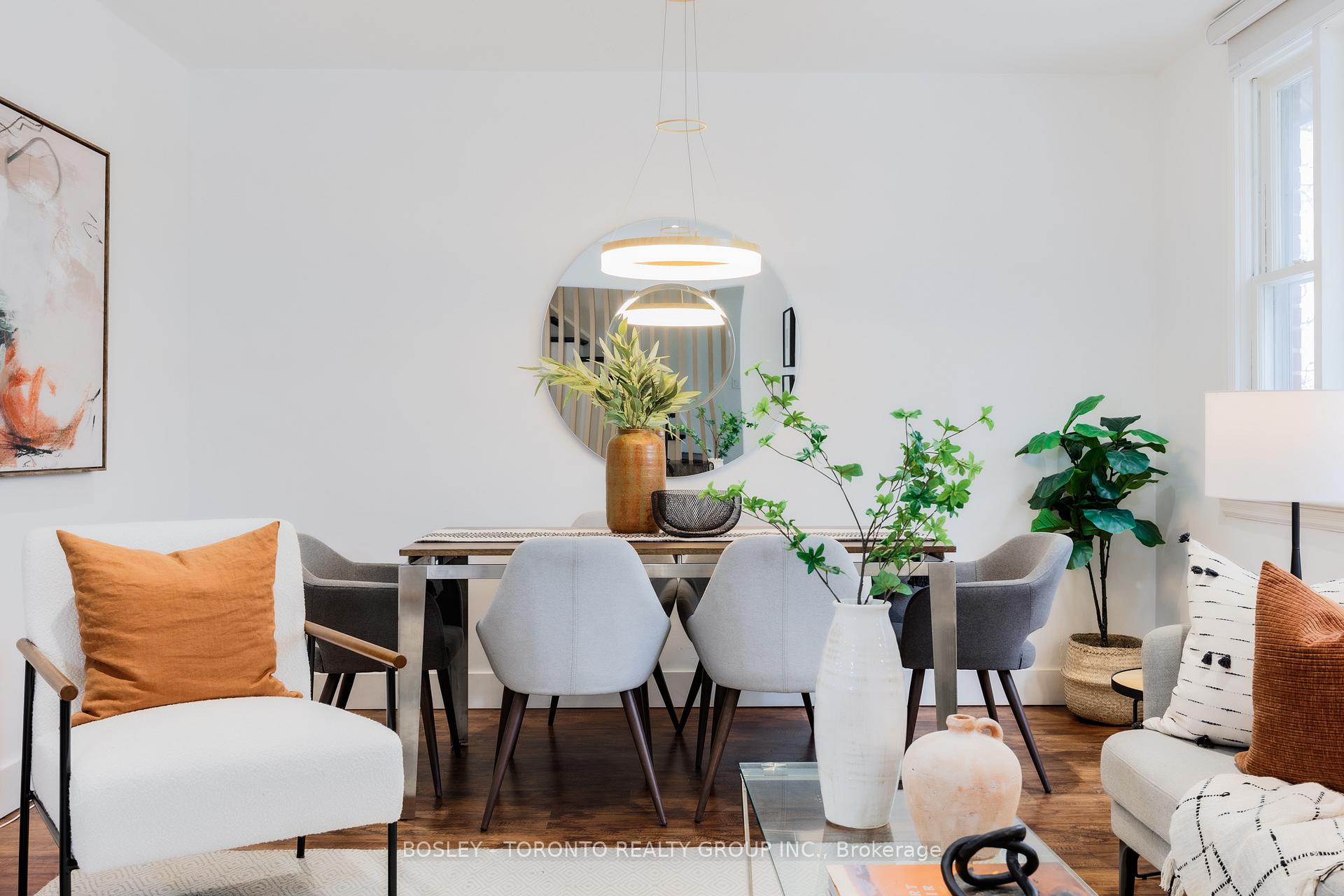Photo 4 of 328 Chisholm Avenue, Toronto, Woodbine-Lumsden — HOMEH