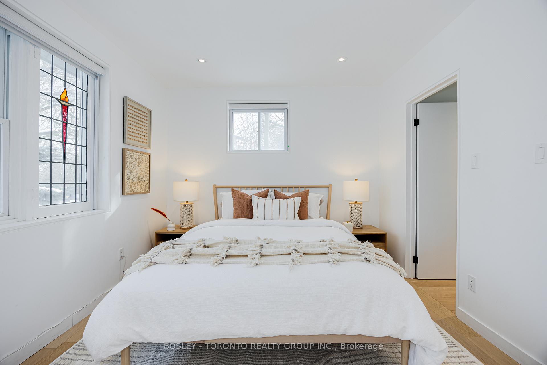 Photo 15 of 328 Chisholm Avenue, Toronto, Woodbine-Lumsden — HOMEH
