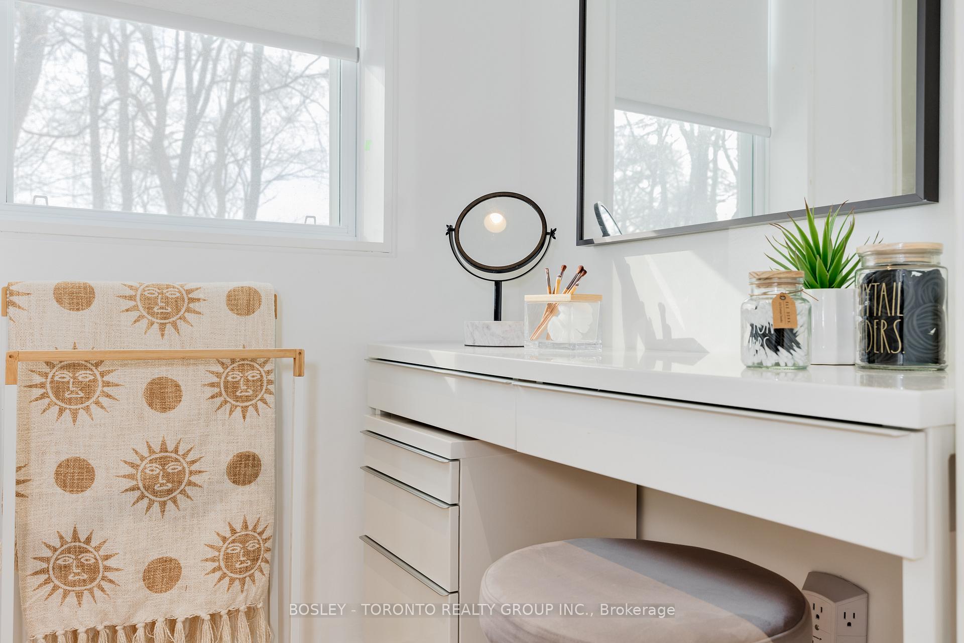 Photo 20 of 328 Chisholm Avenue, Toronto, Woodbine-Lumsden — HOMEH