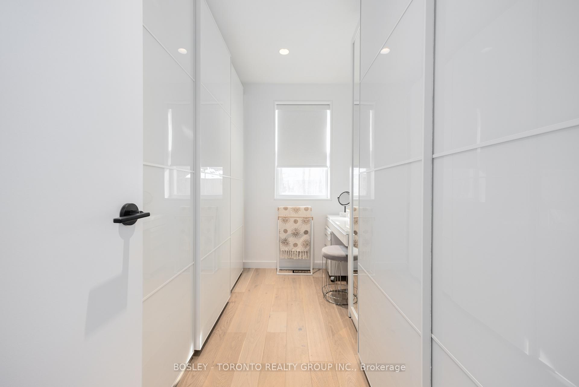 Photo 21 of 328 Chisholm Avenue, Toronto, Woodbine-Lumsden — HOMEH