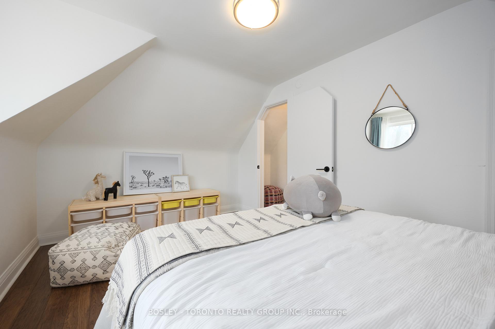 Photo 26 of 328 Chisholm Avenue, Toronto, Woodbine-Lumsden — HOMEH