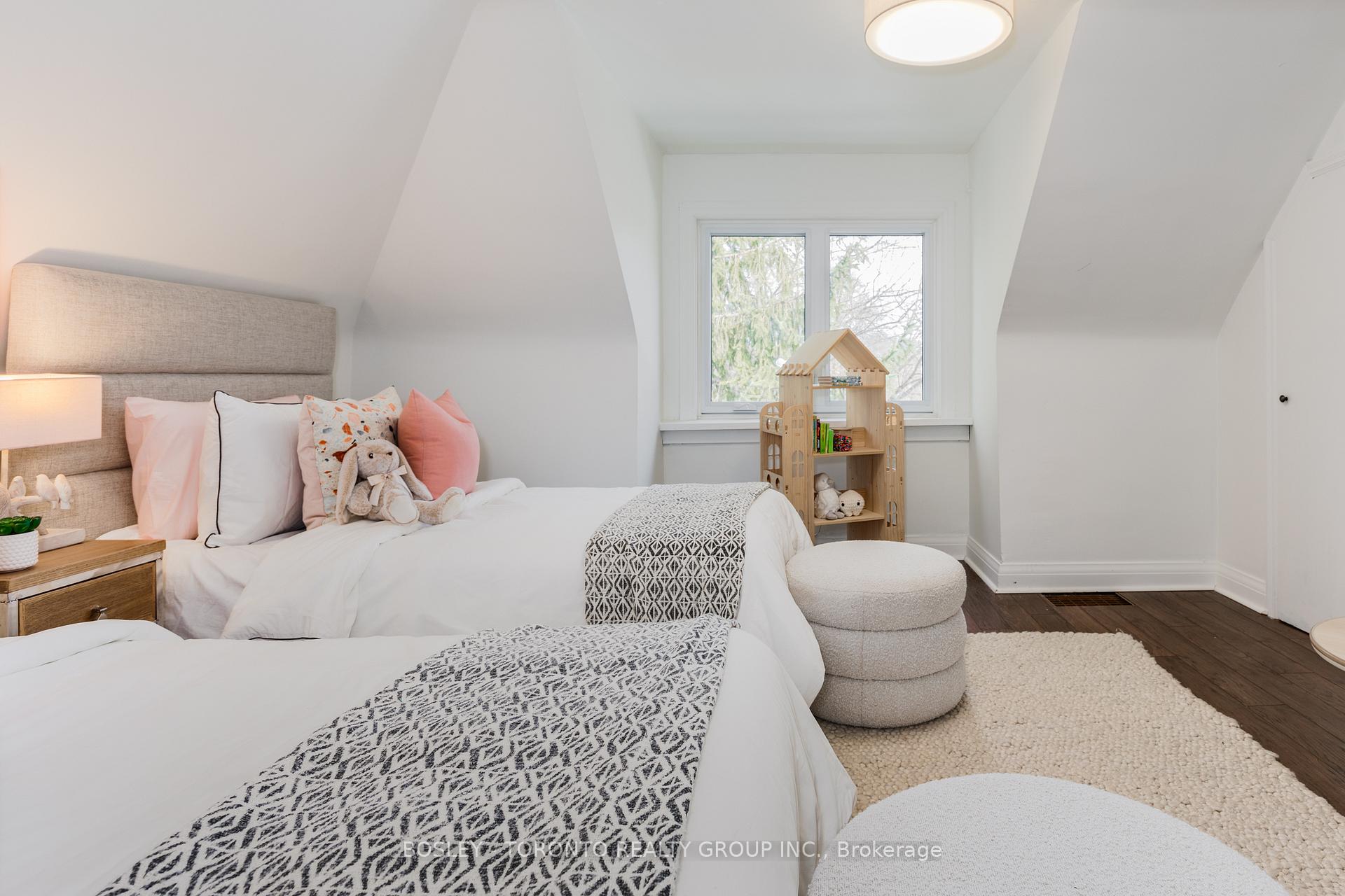 Photo 28 of 328 Chisholm Avenue, Toronto, Woodbine-Lumsden — HOMEH