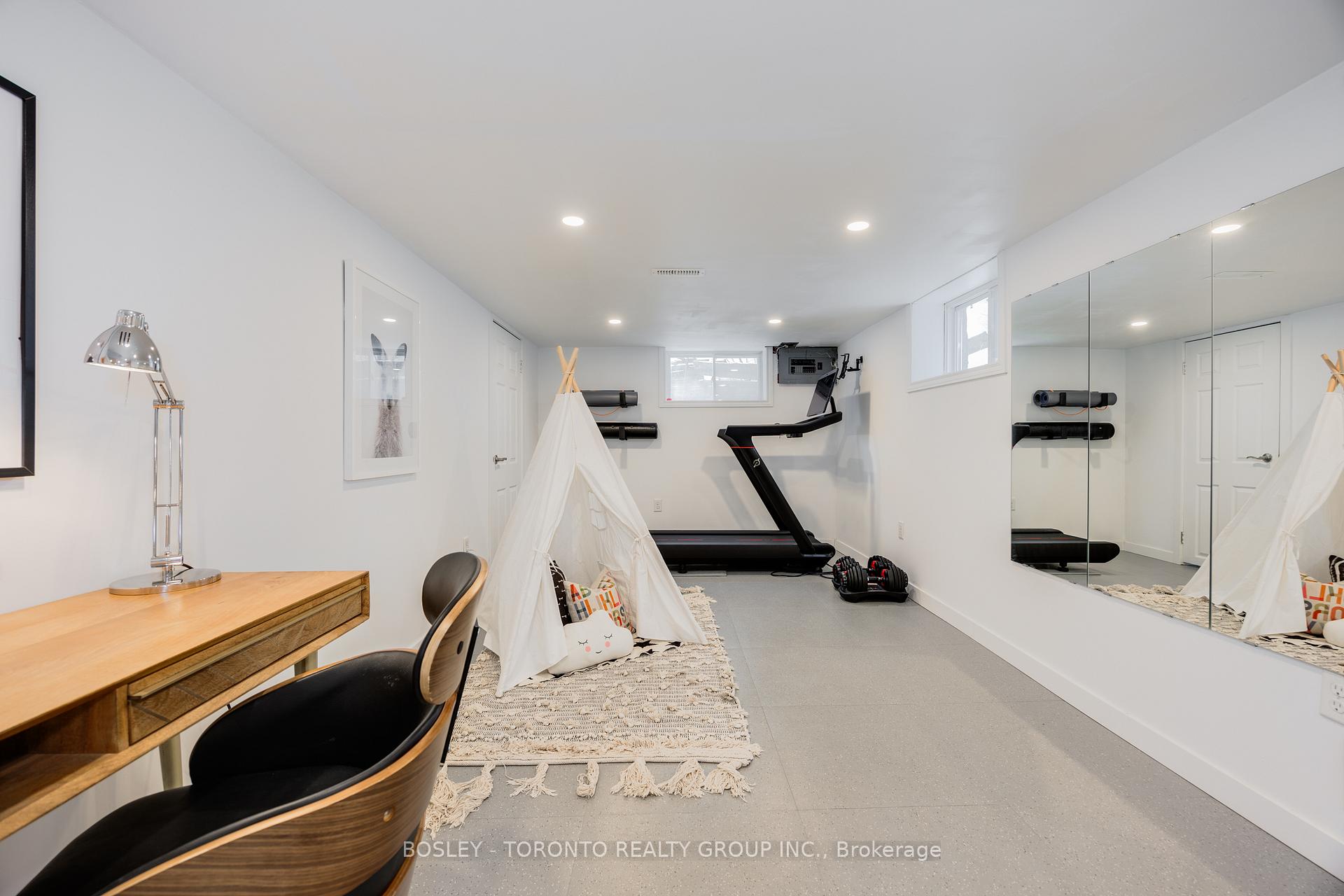 Photo 32 of 328 Chisholm Avenue, Toronto, Woodbine-Lumsden — HOMEH