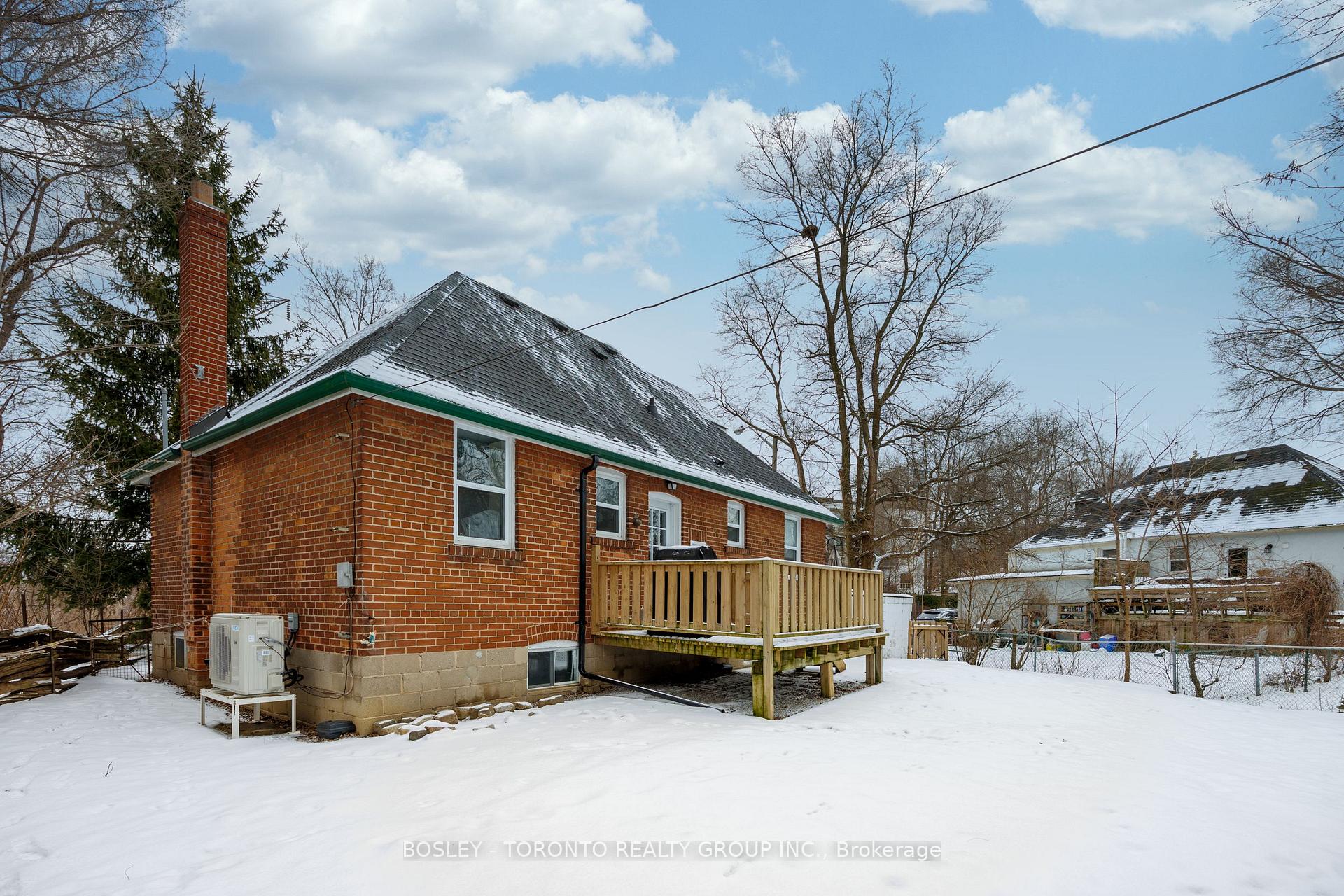 Photo 37 of 328 Chisholm Avenue, Toronto, Woodbine-Lumsden — HOMEH