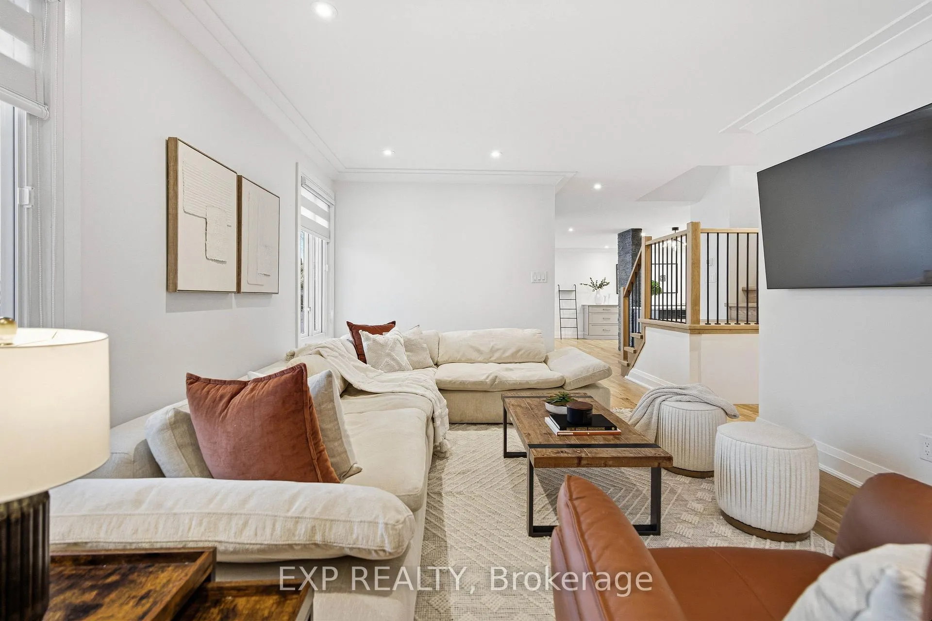 Photo 7 of 2159 Fillmore Crescent, Ottawa, Beacon Hill North — HOMEH