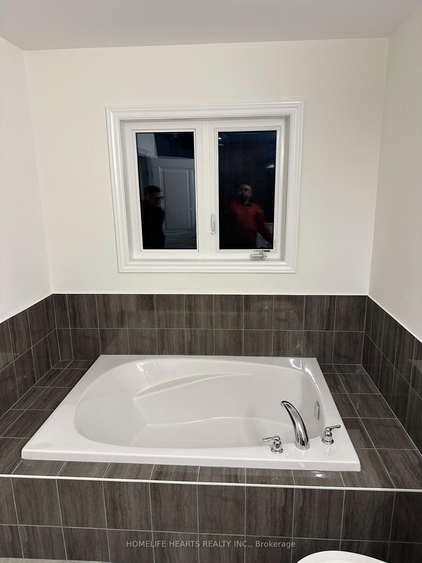 Photo 6 of 80 Sapphire Way, Thorold, Rolling Meadows — HOMEH