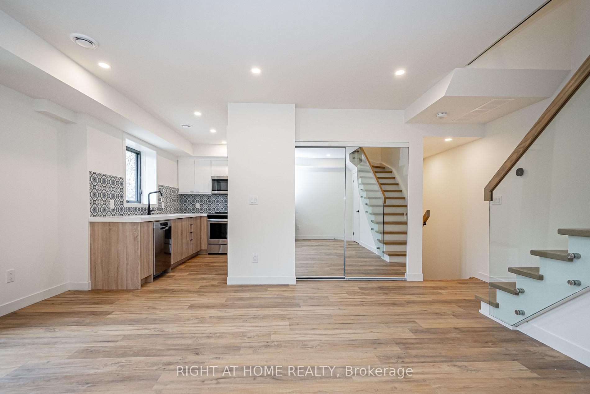 Photo 3 of Unit 3, 435 Grace Street, Toronto, The Annex — HOMEH