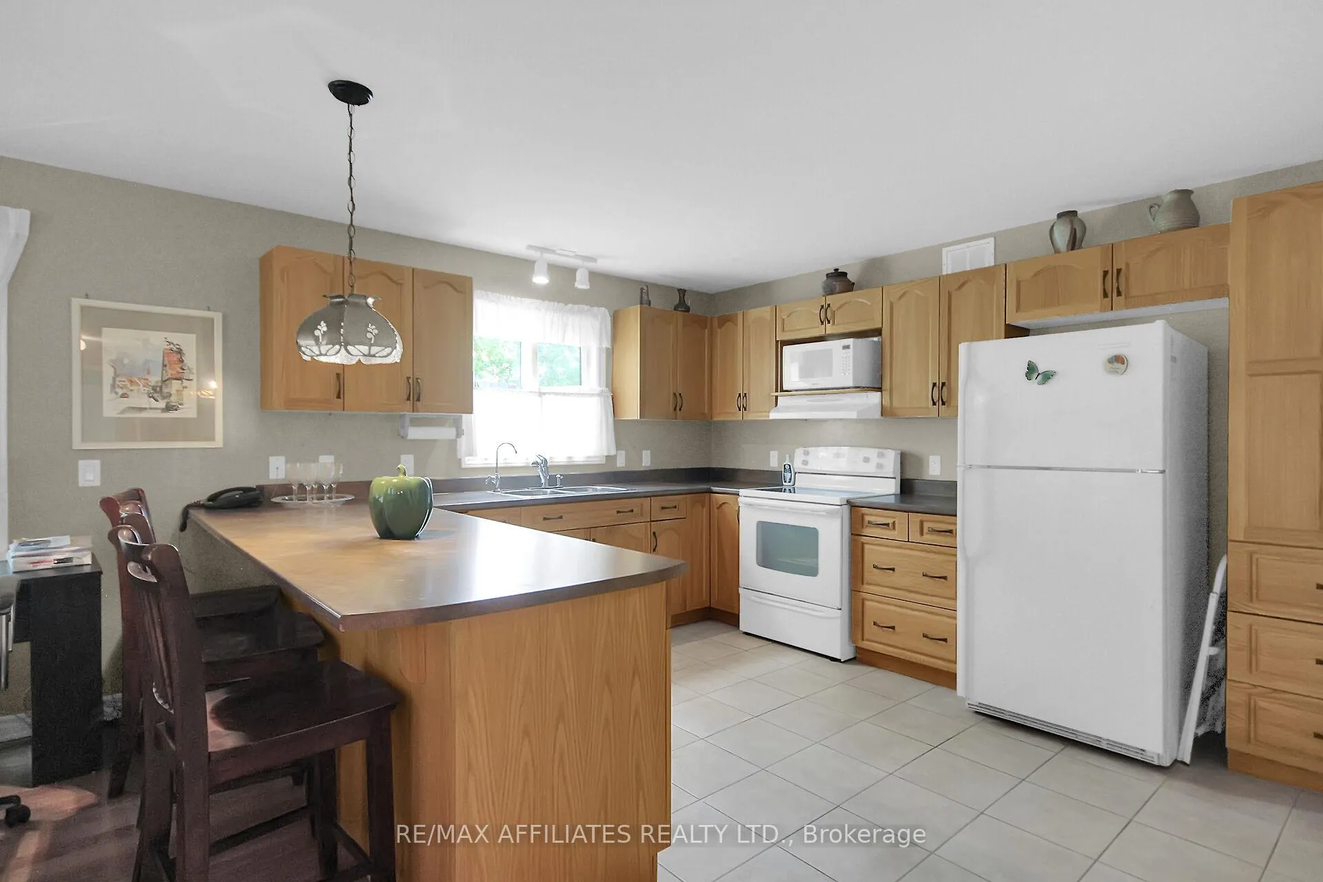 Photo 5 of 2032 Sun Vista Private, Ottawa, Greely — HOMEH