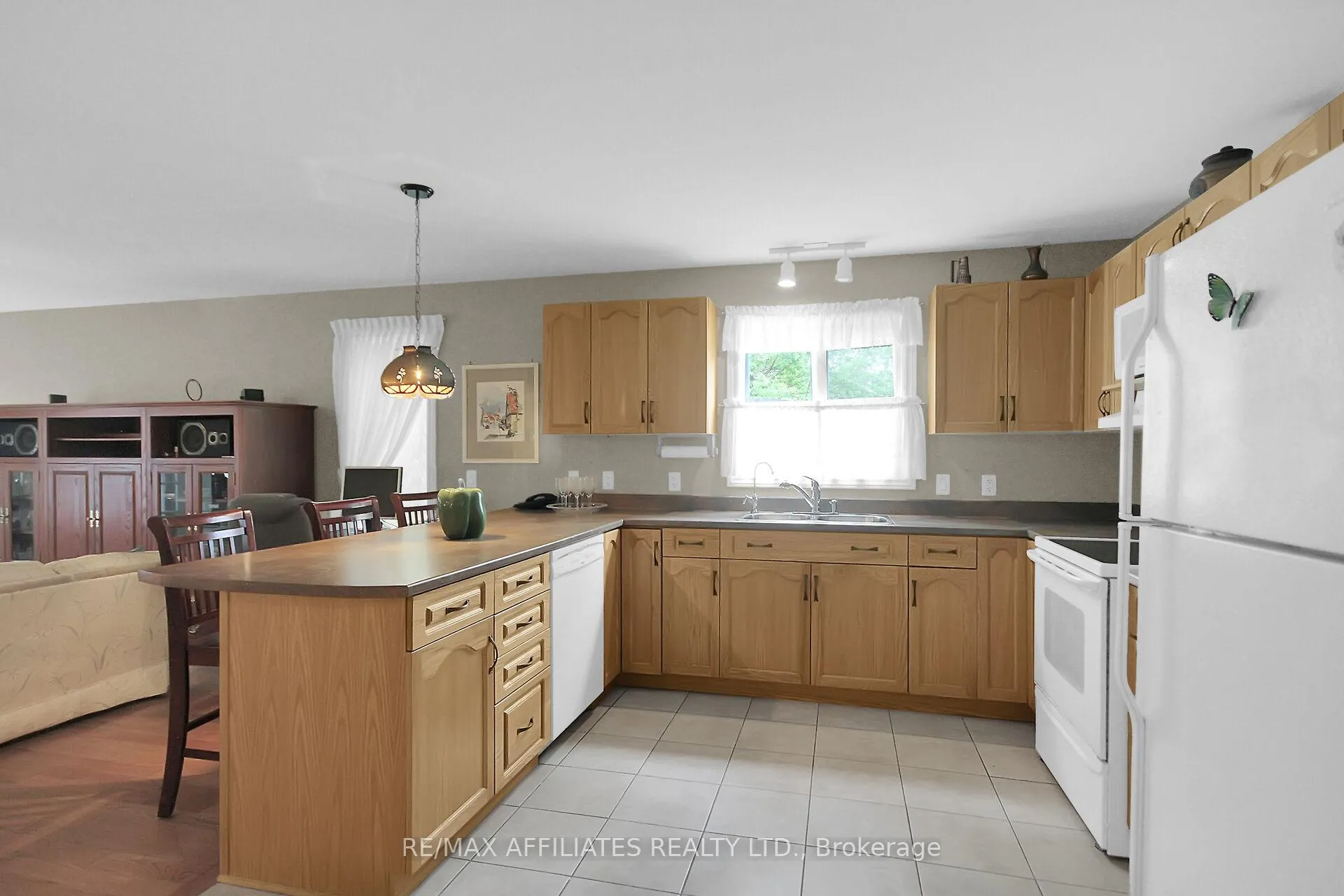 Photo 6 of 2032 Sun Vista Private, Ottawa, Greely — HOMEH