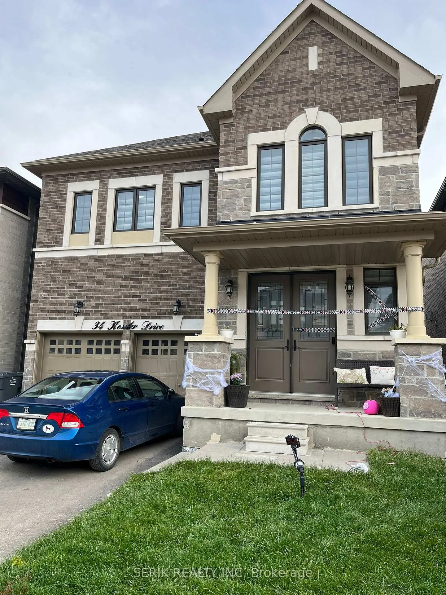 Photo 3 of 34 Kessler Drive, Brampton, Sandringham-Wellington North — HOMEH