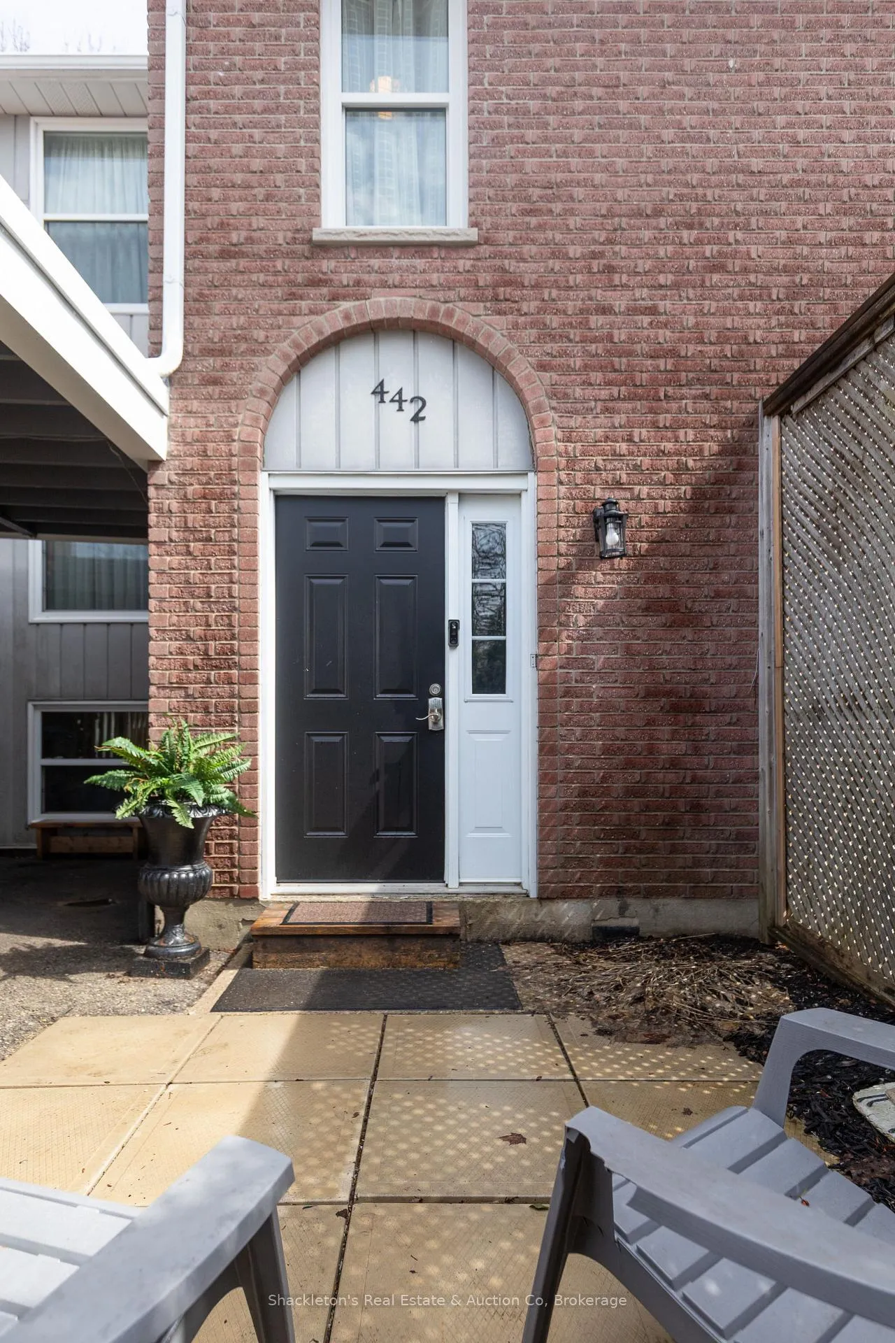 Photo 4 of 442 Glastonbury Drive, Stratford — HOMEH