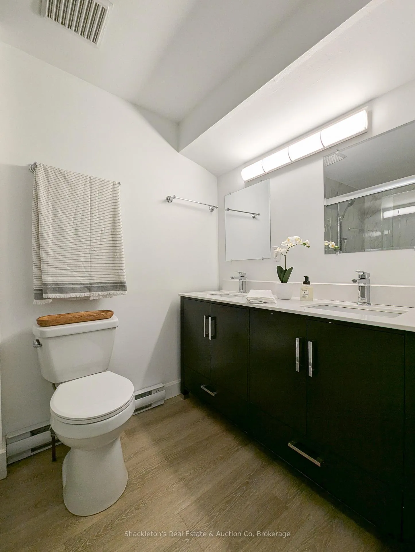 Photo 16 of 442 Glastonbury Drive, Stratford — HOMEH