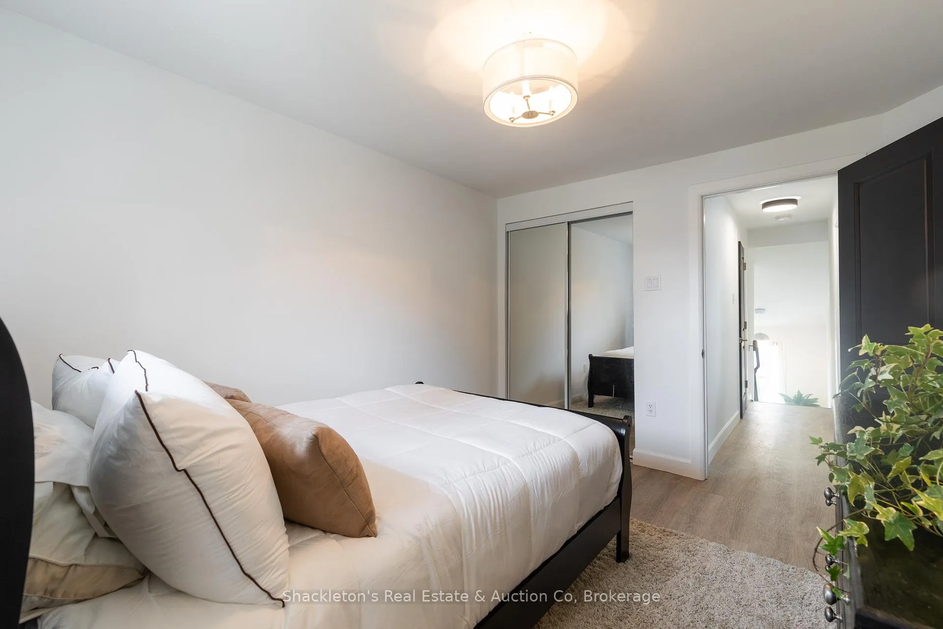 Photo 20 of 442 Glastonbury Drive, Stratford — HOMEH