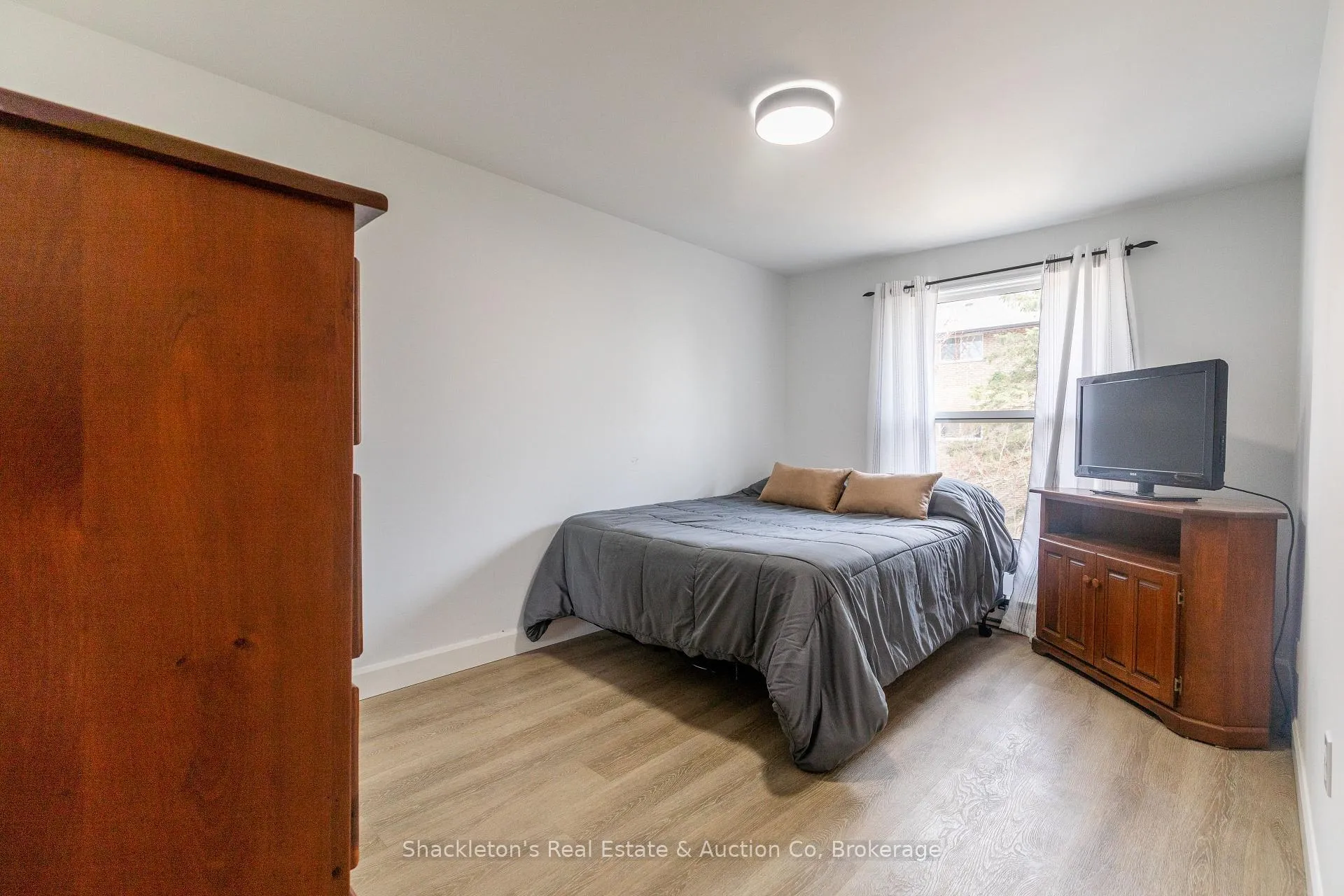 Photo 21 of 442 Glastonbury Drive, Stratford — HOMEH