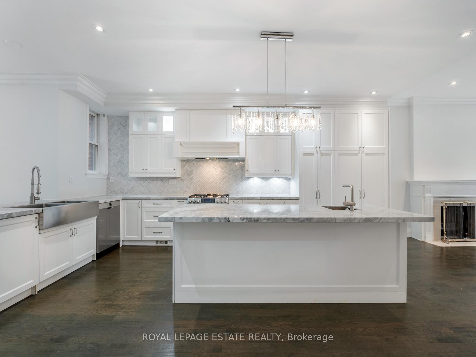 Photo 5 of 250 Cottingham Street, Toronto, Casa Loma — HOMEH
