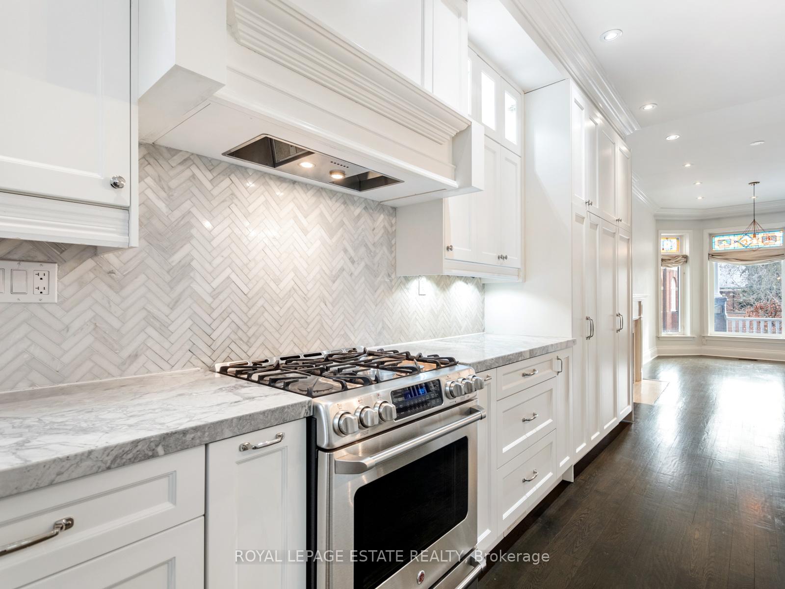 Photo 11 of 250 Cottingham Street, Toronto, Casa Loma — HOMEH
