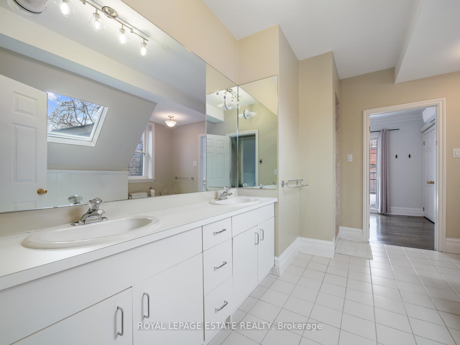 Photo 19 of 250 Cottingham Street, Toronto, Casa Loma — HOMEH