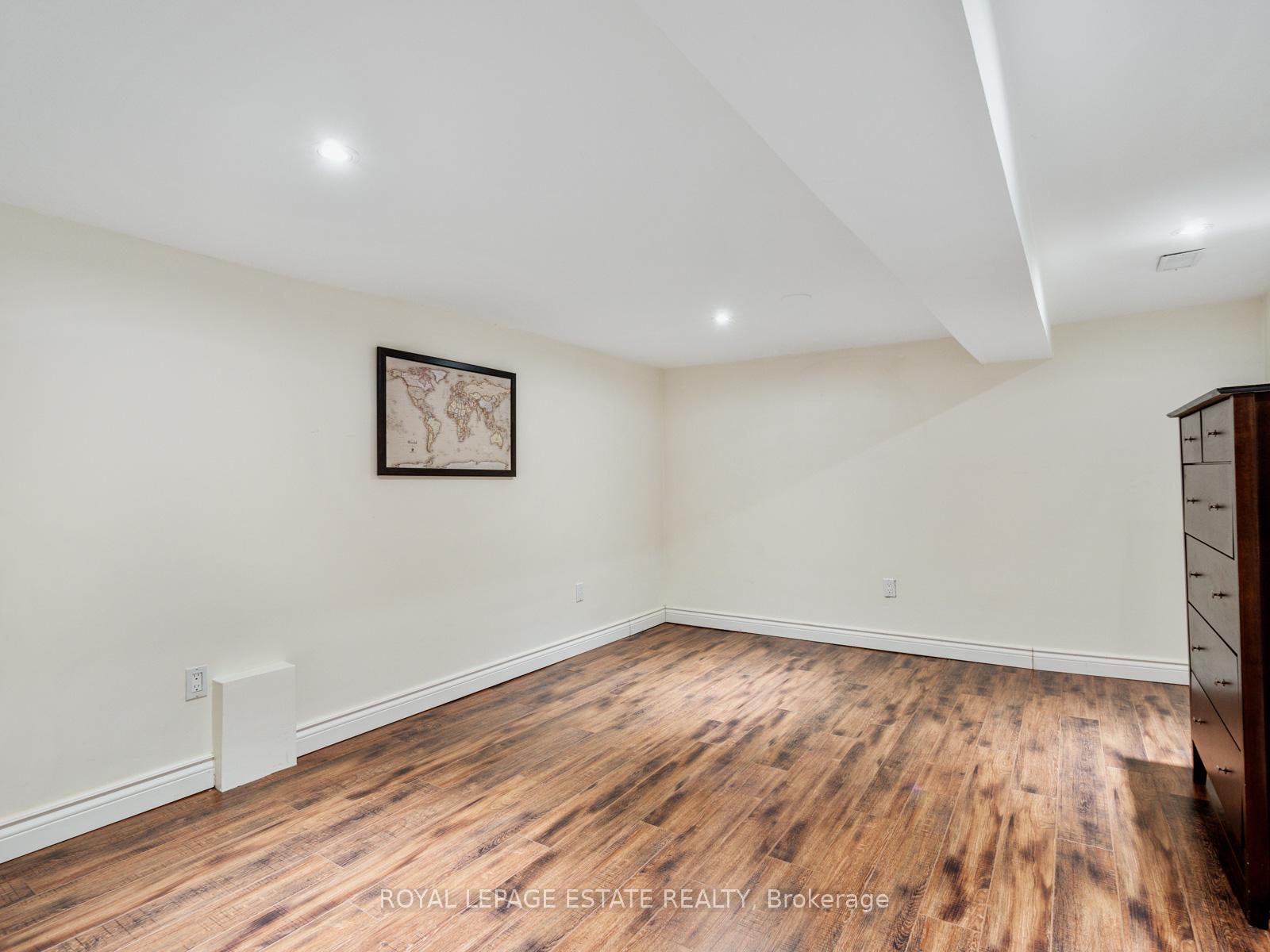 Photo 32 of 250 Cottingham Street, Toronto, Casa Loma — HOMEH