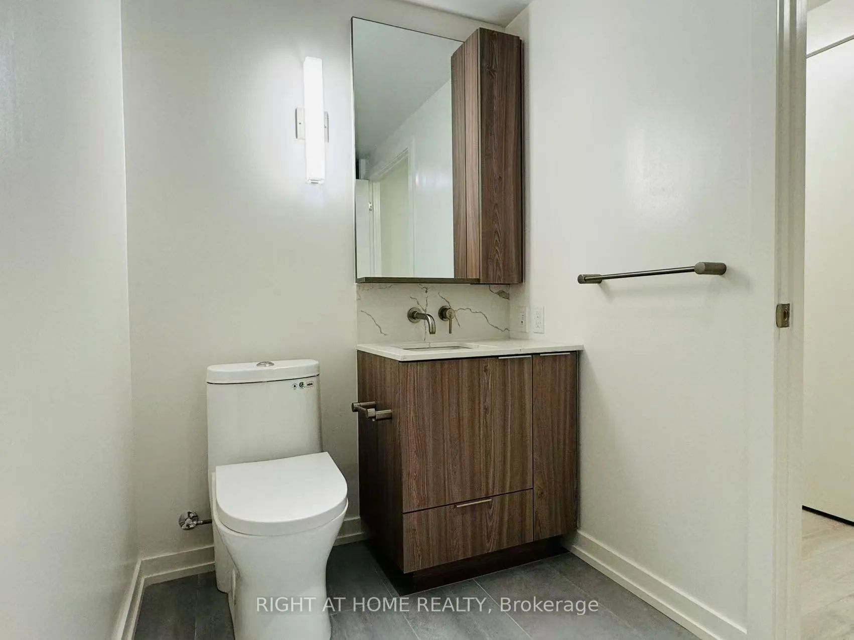 Photo 14 of Unit 303, 110 Broadway Avenue, Toronto, Mount Pleasant West — HOMEH