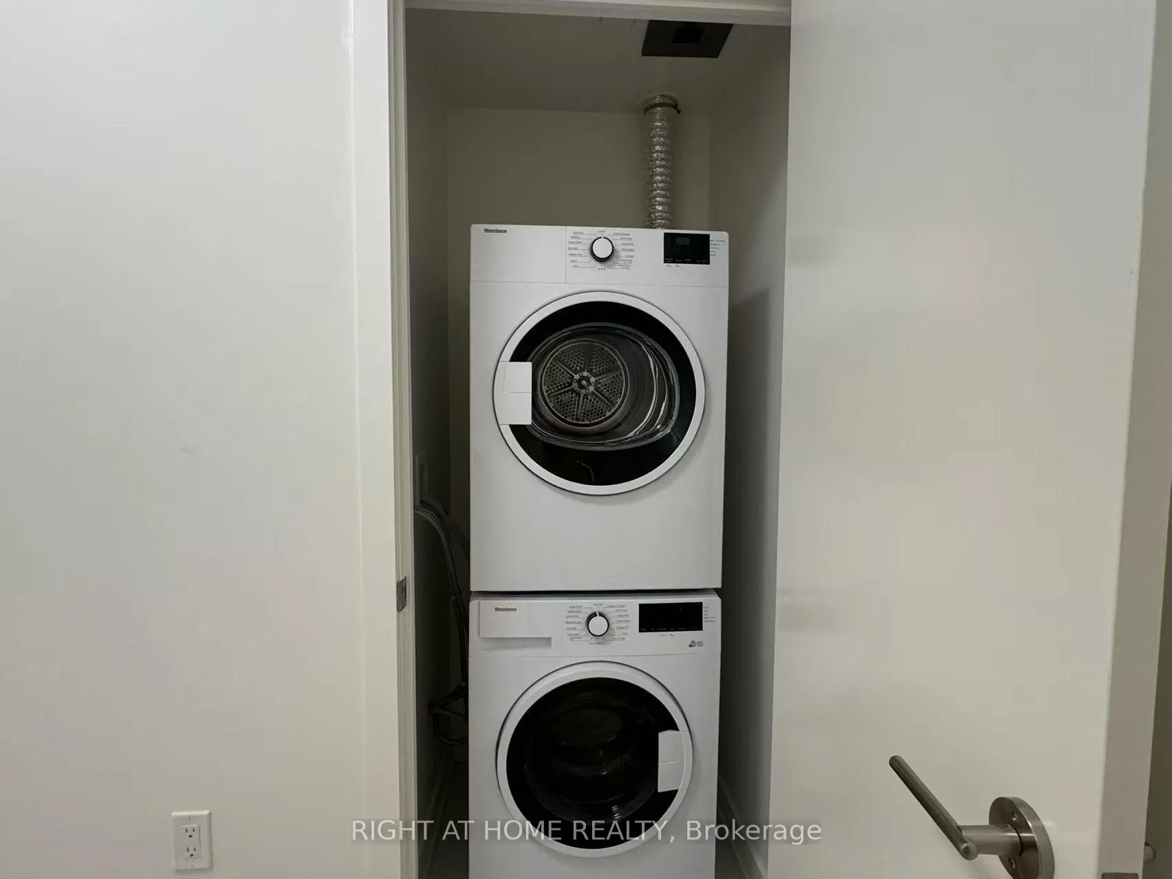 Photo 16 of Unit 303, 110 Broadway Avenue, Toronto, Mount Pleasant West — HOMEH