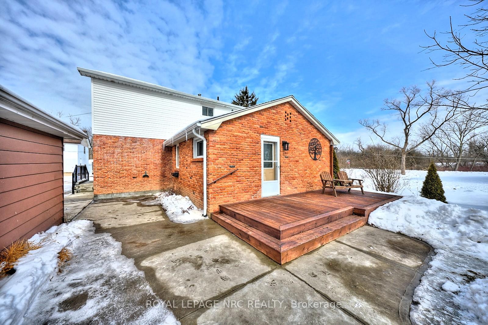 Photo 3 of 21 Melrose Avenue, Thorold, Port Robinson — HOMEH