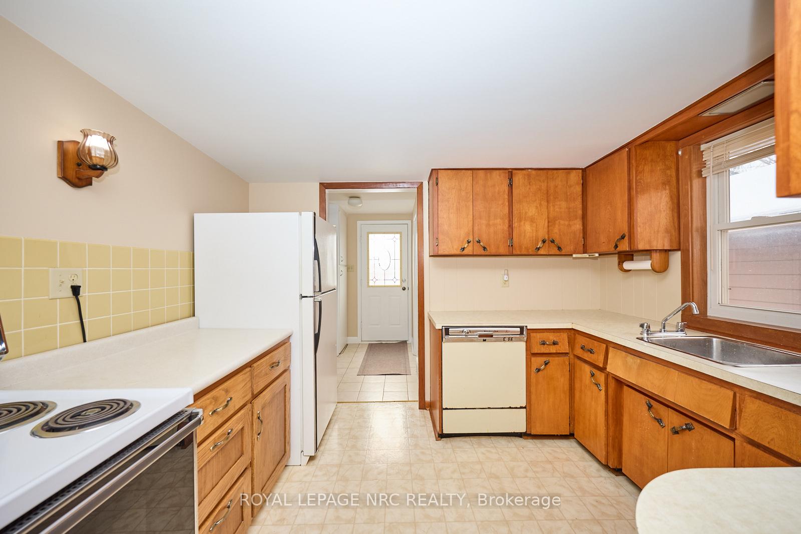 Photo 16 of 21 Melrose Avenue, Thorold, Port Robinson — HOMEH