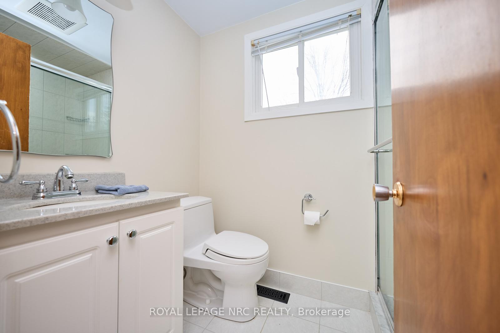 Photo 26 of 21 Melrose Avenue, Thorold, Port Robinson — HOMEH