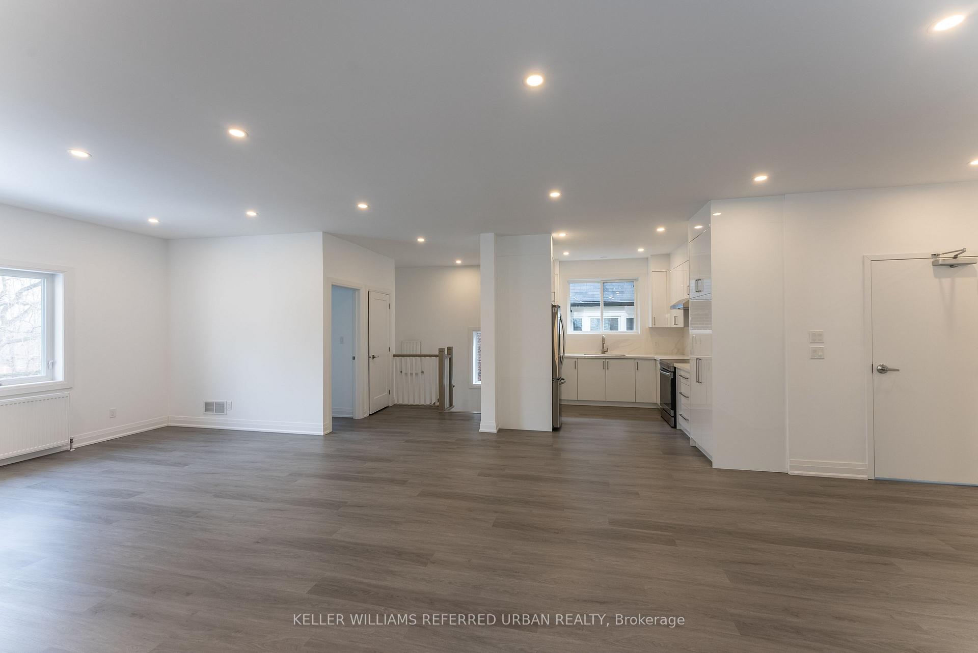 Photo 2 of Unit 2nd, 8 Glen Edyth Drive, Toronto, Casa Loma — HOMEH