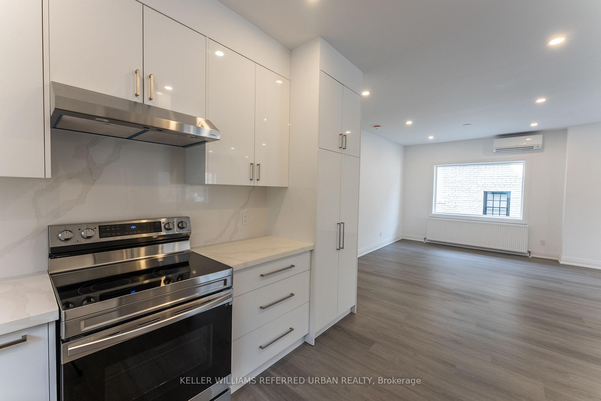 Photo 6 of Unit 2nd, 8 Glen Edyth Drive, Toronto, Casa Loma — HOMEH
