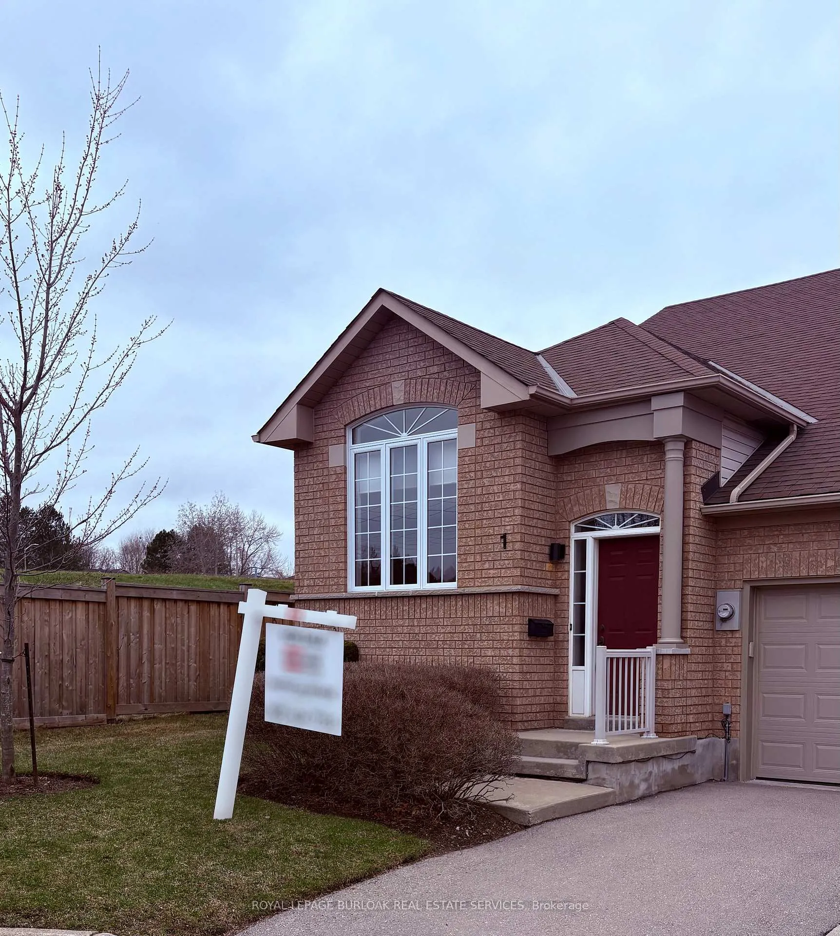 Photo 1 of Unit 1, 10 Davidson Boulevard, Hamilton, Dundas — HOMEH