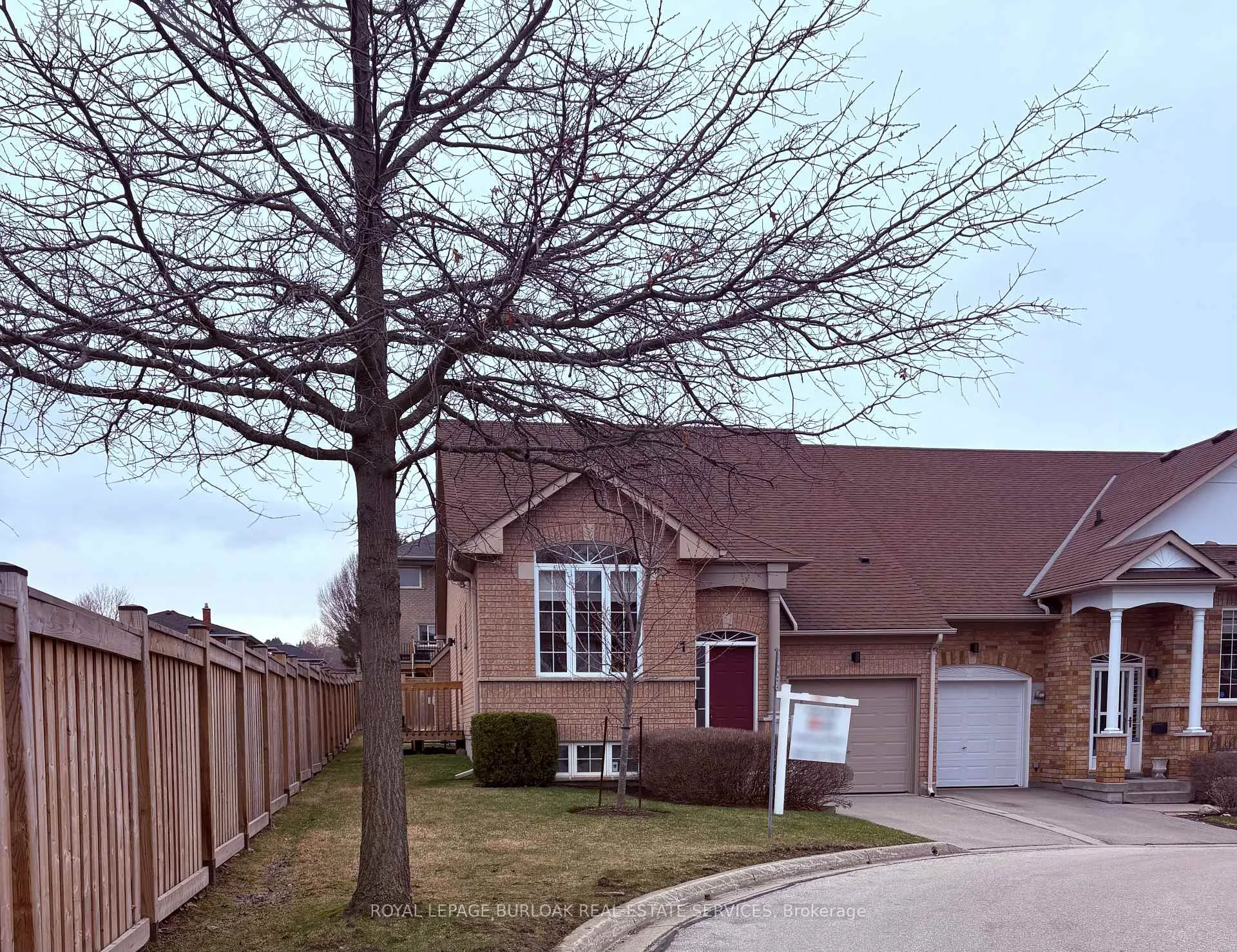 Photo 2 of Unit 1, 10 Davidson Boulevard, Hamilton, Dundas — HOMEH