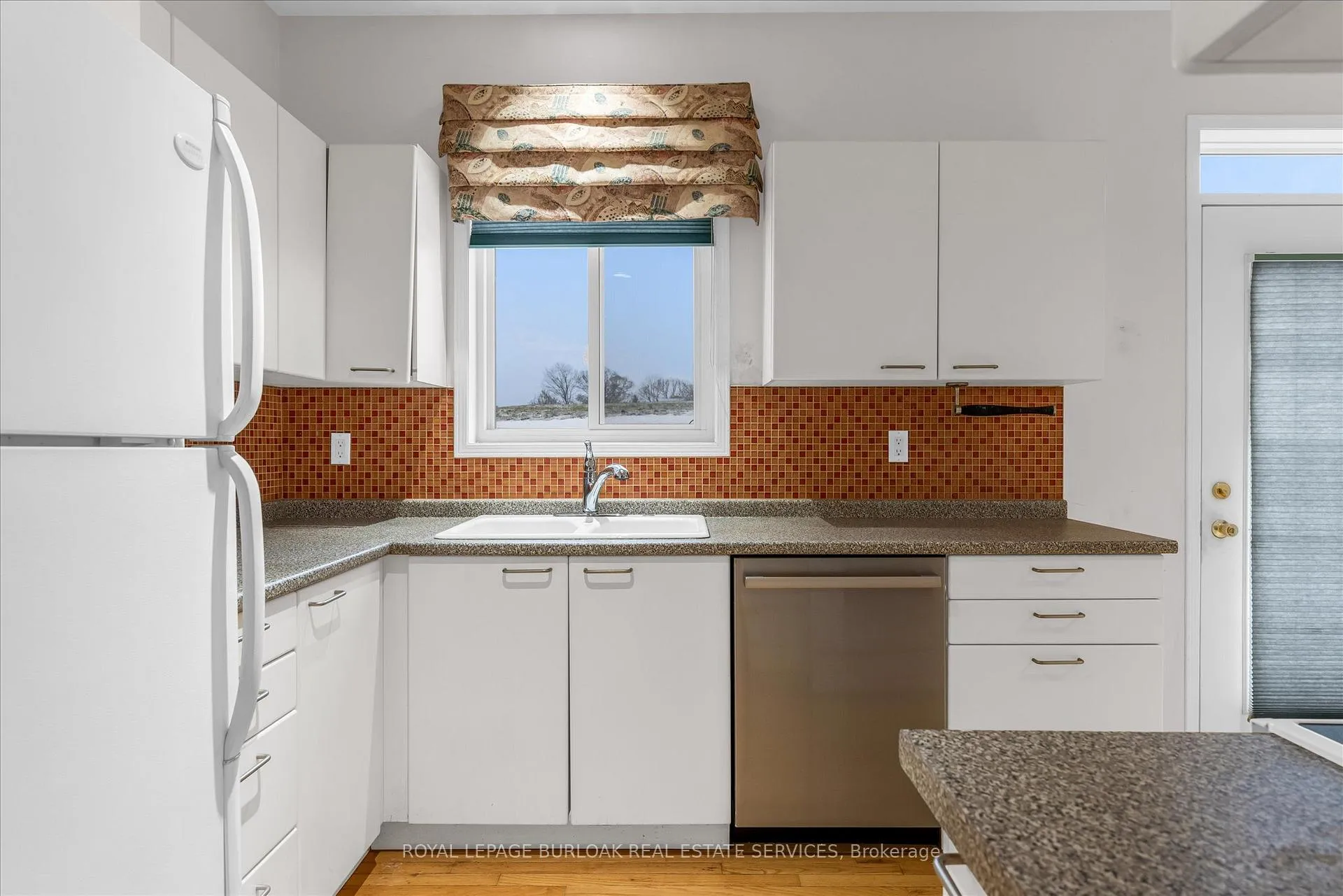 Photo 8 of Unit 1, 10 Davidson Boulevard, Hamilton, Dundas — HOMEH