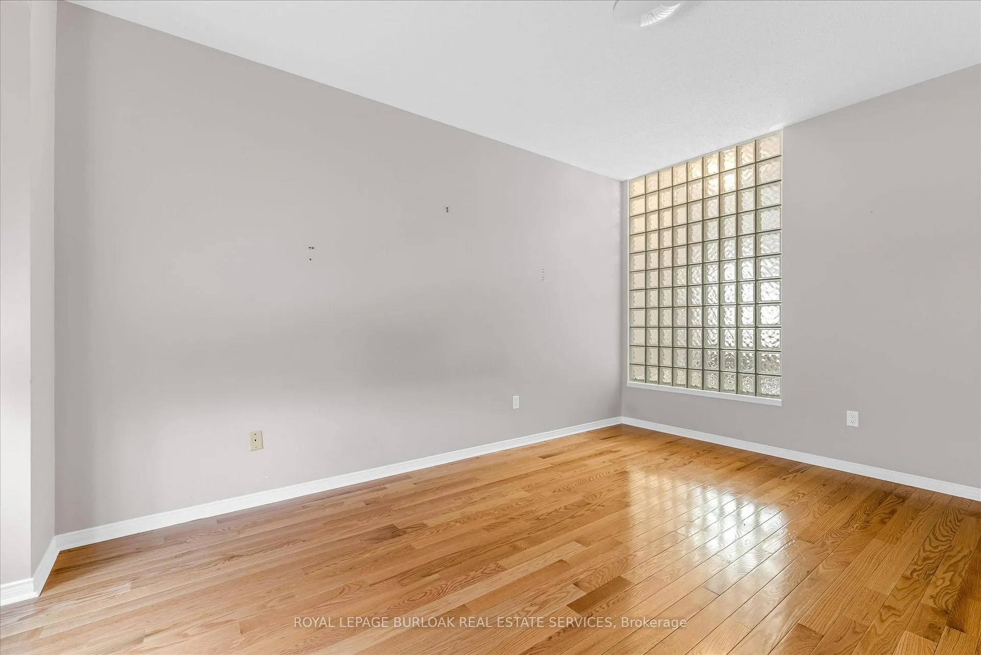 Photo 17 of Unit 1, 10 Davidson Boulevard, Hamilton, Dundas — HOMEH